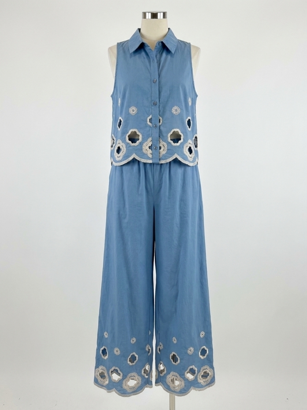 NEW ENTRO scallop embroidered hem set in blue